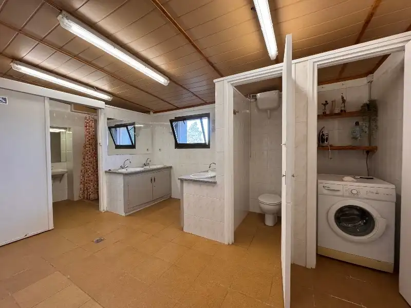 Baño de Finca rústica en venta en Albons con Jardín privado, Terraza y Trastero