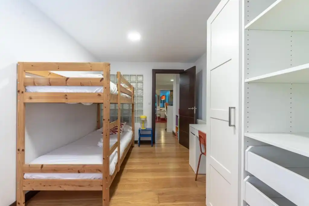 Habitación de Piso en venta en Bilbao  con Calefacción, Parquet y Amueblado