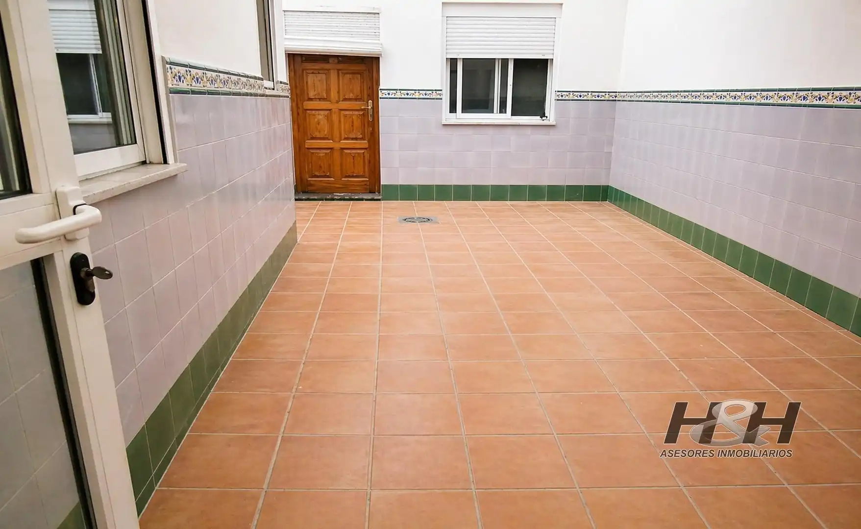 Terraza de Planta baja de alquiler en Rocafort con Calefacción y Amueblado