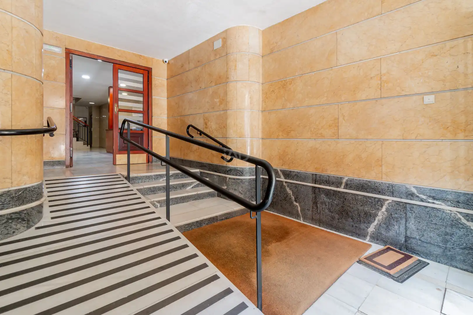 Piso en venta en Madrid con Calefacción y Terraza