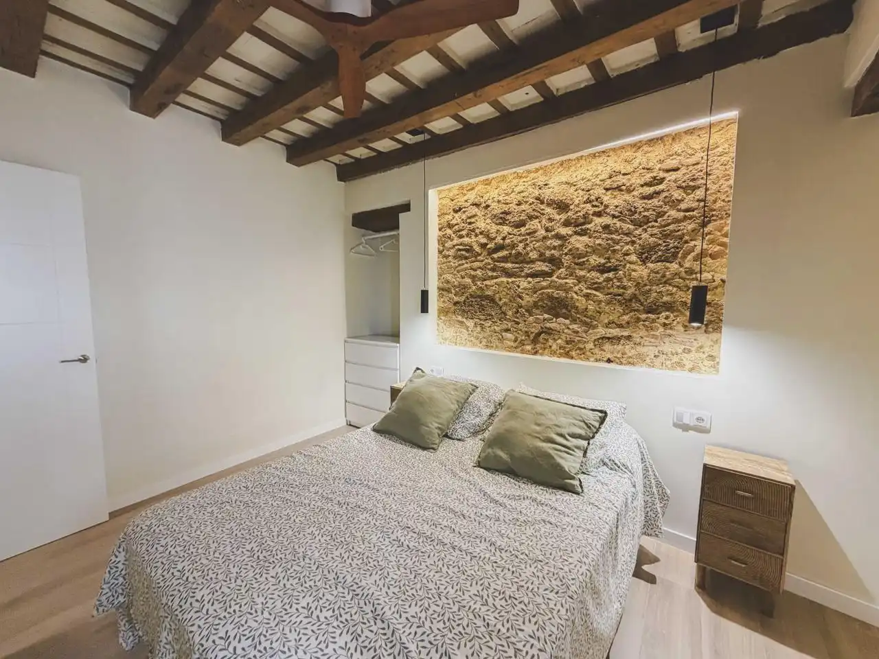 Dormitori de Apartament en venda en Cádiz amb Moblat