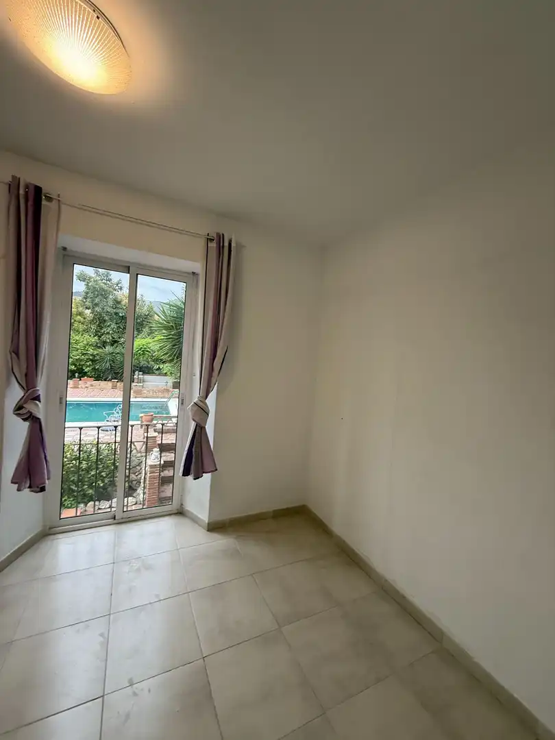 Habitación de Finca rústica en venta en Coín con Aire acondicionado, Calefacción y Jardín privado