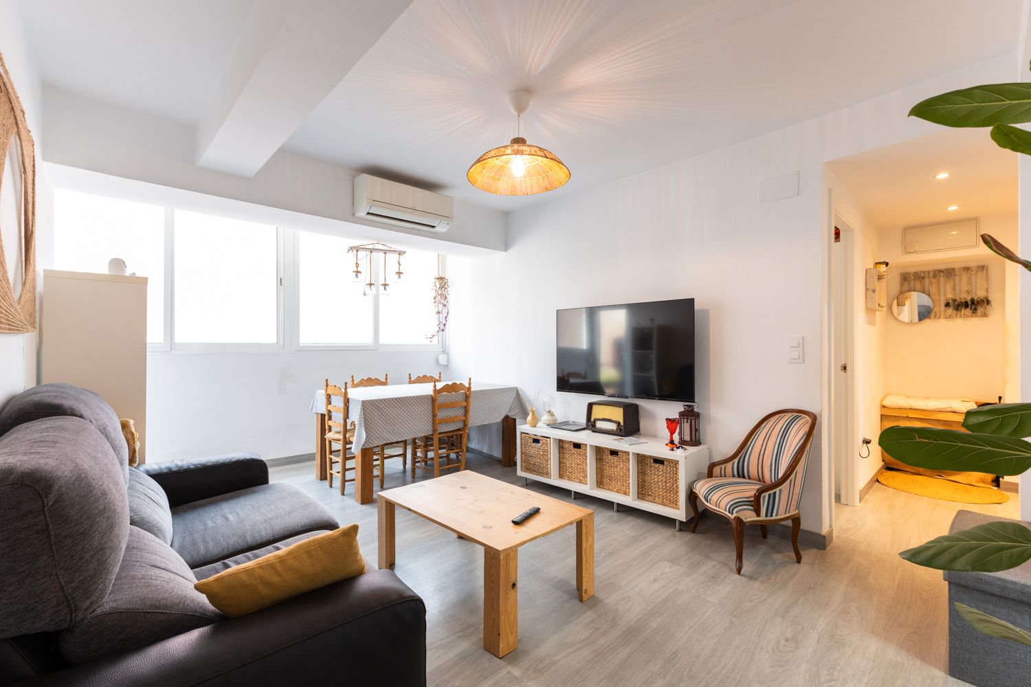 Sala d'estar de Apartament en venda en  Valencia Capital amb Aire condicionat, Calefacció i Moblat