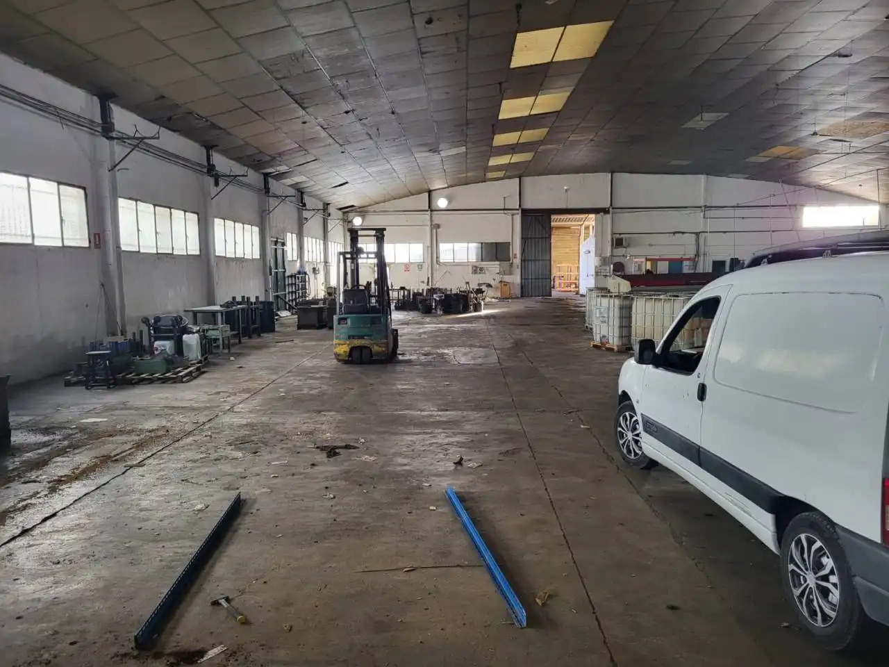 Industrial building to rent in Avenida Trabajadores