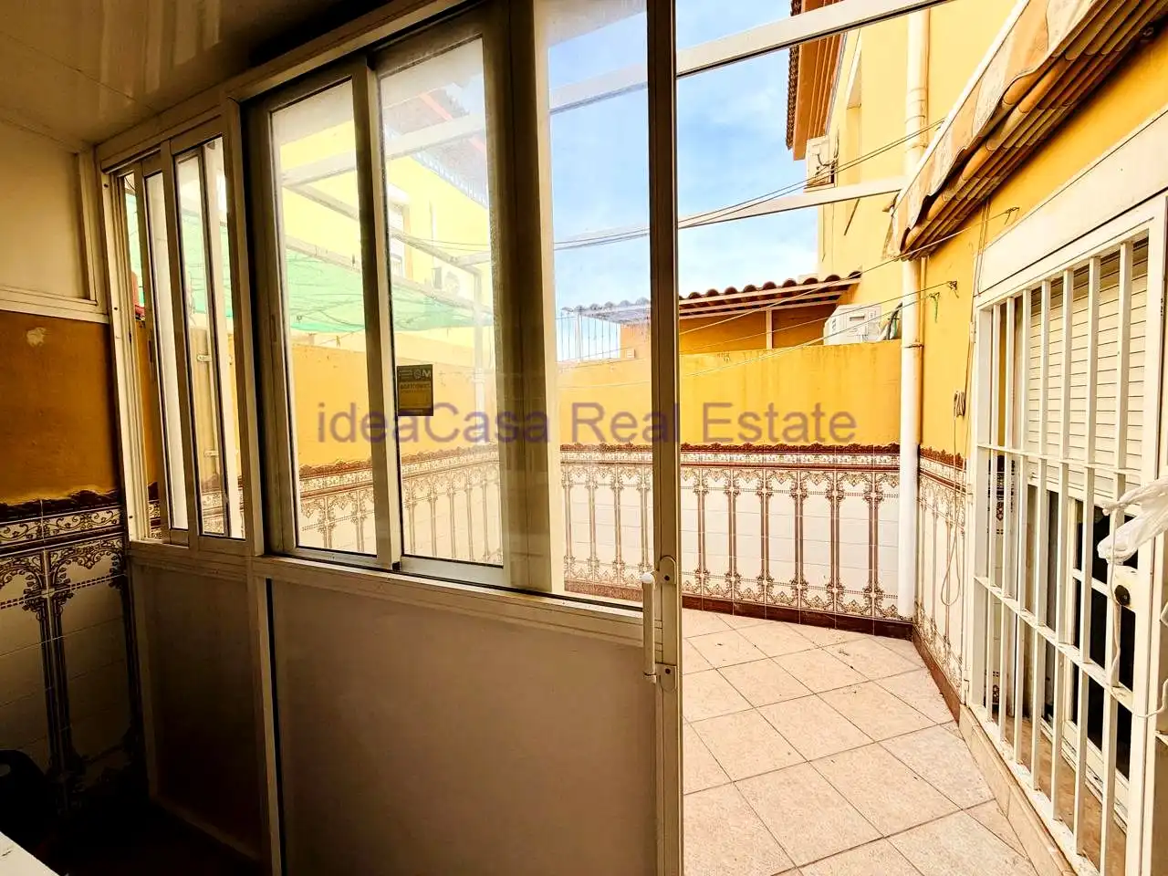 Außenansicht von Haus oder Chalet zum Verkauf in Málaga mit Klimaanlage, Terrasse und Abstellraum