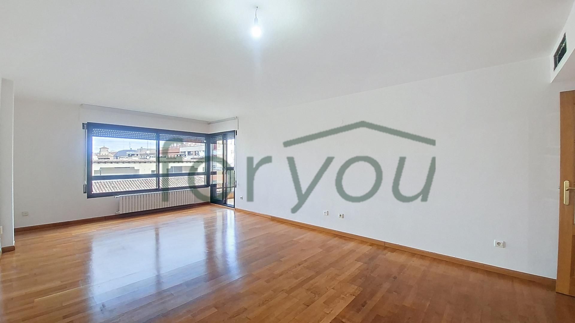 Vista exterior de Pis de lloguer en  Zaragoza Capital amb Calefacció i Terrassa