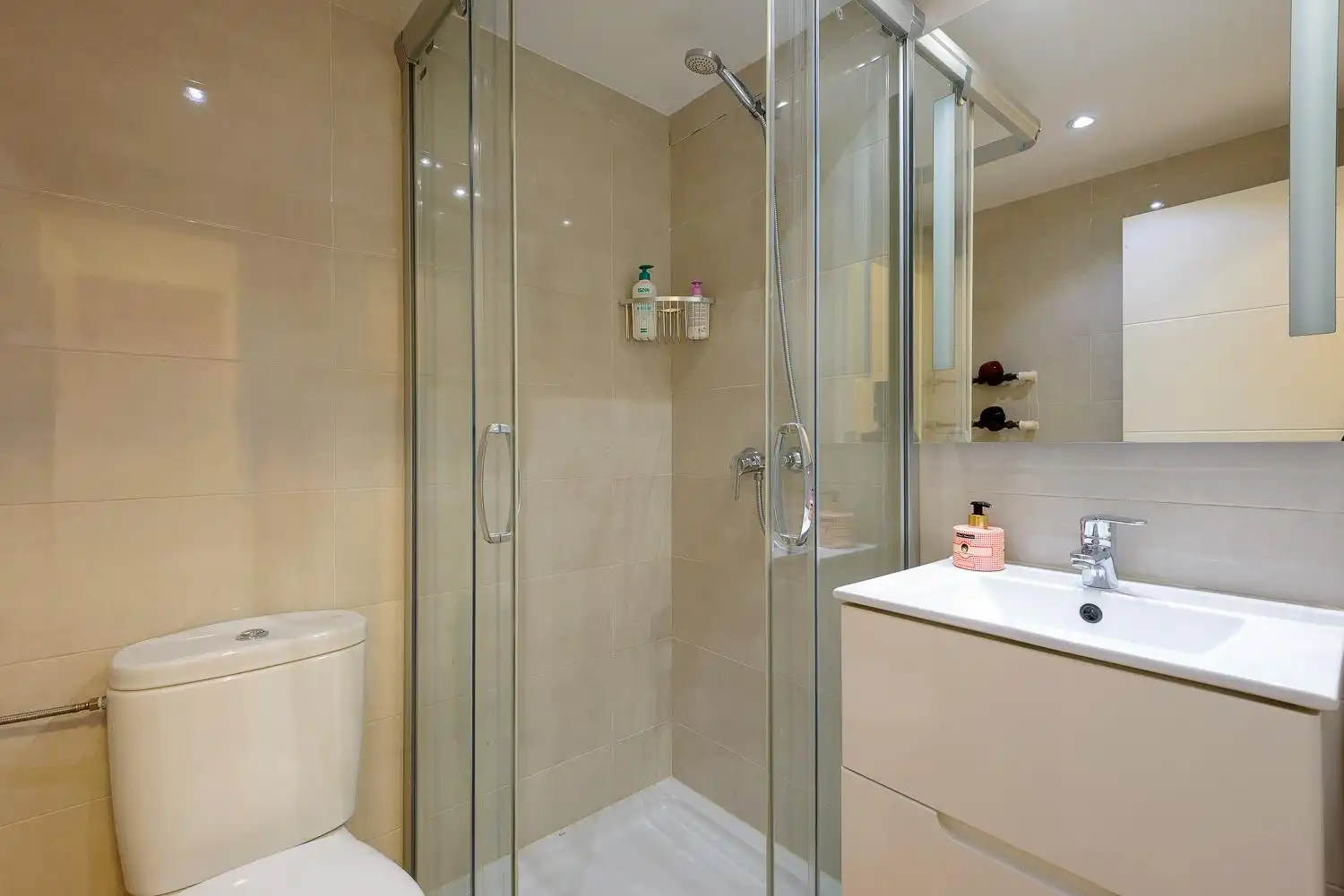 Baño de Piso en venta en Oviedo  con Calefacción y Parquet