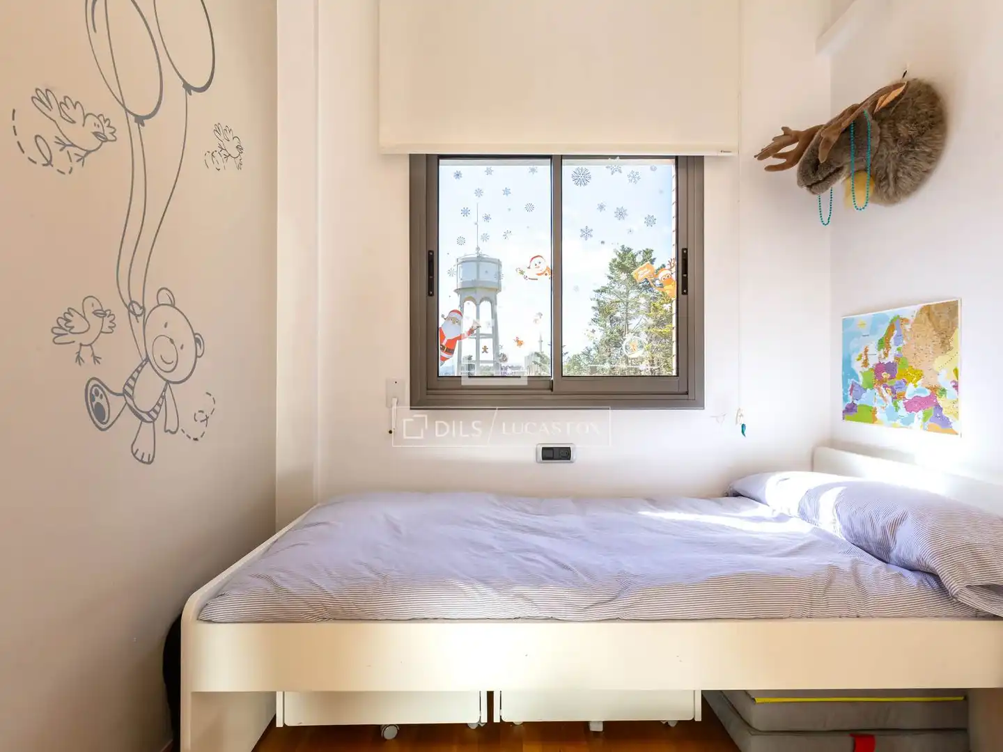 Bedroom of Flat for sale in Sant Just Desvern  with Air Conditioner, Heating and Parquet flooring