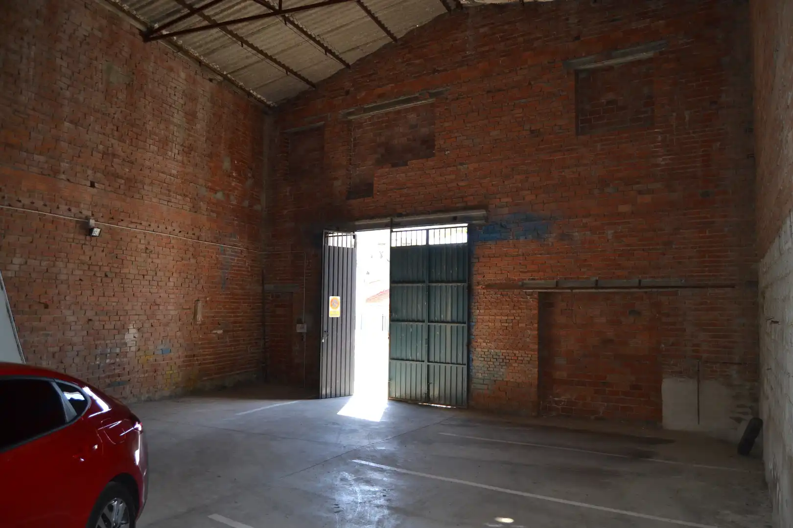 Local comercial en venda a Plaza de Picasso 4, imagen 2