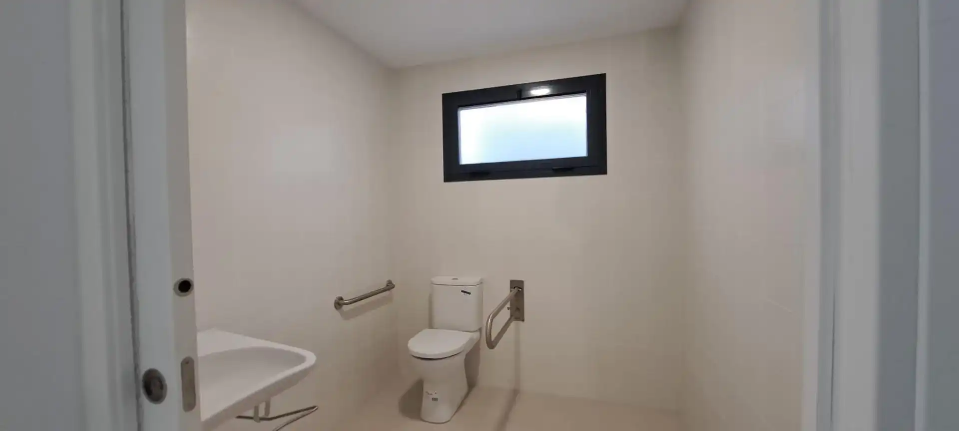 Bathroom of Flat for sale in Málaga  with Air Conditioner, Terrace and Storage room