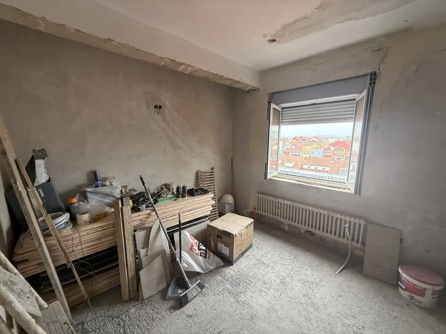 Habitación de Ático en venta en Avilés con Calefacción