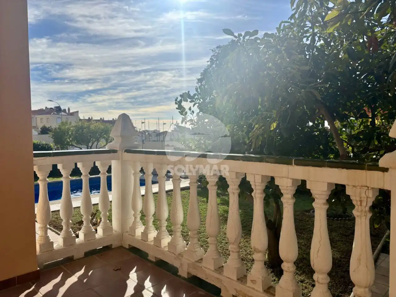 Vista exterior de Casa o xalet en venda en Vélez-Málaga amb Aire condicionat, Jardí privat i Terrassa