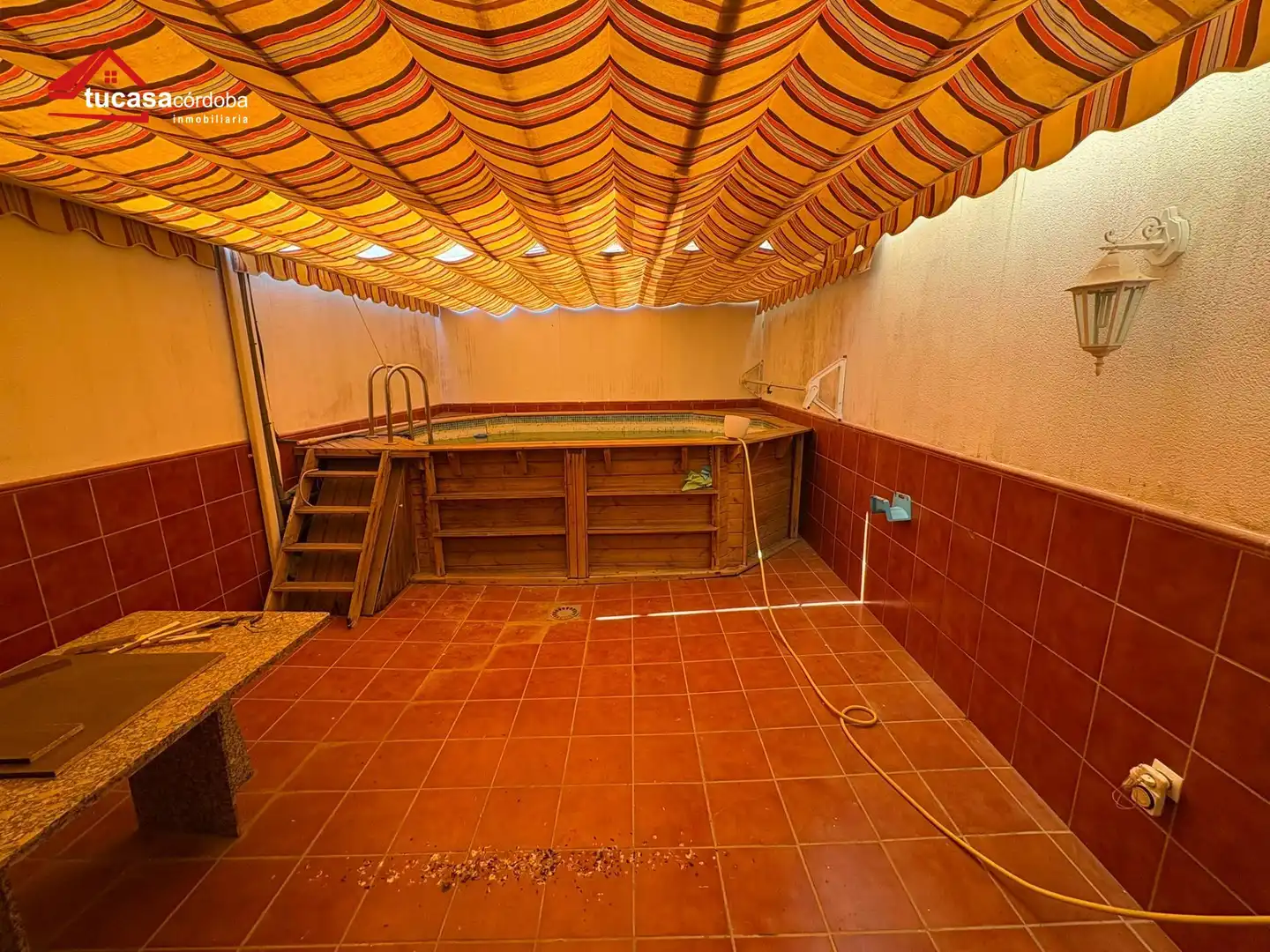 Piscina de Casa o xalet en venda en Córdoba amb Aire condicionat, Calefacció i Terrassa