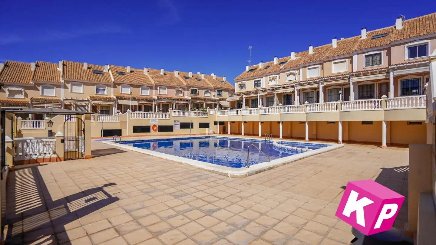 Bungalow con piscina en venta en De Portugal, imagen 41