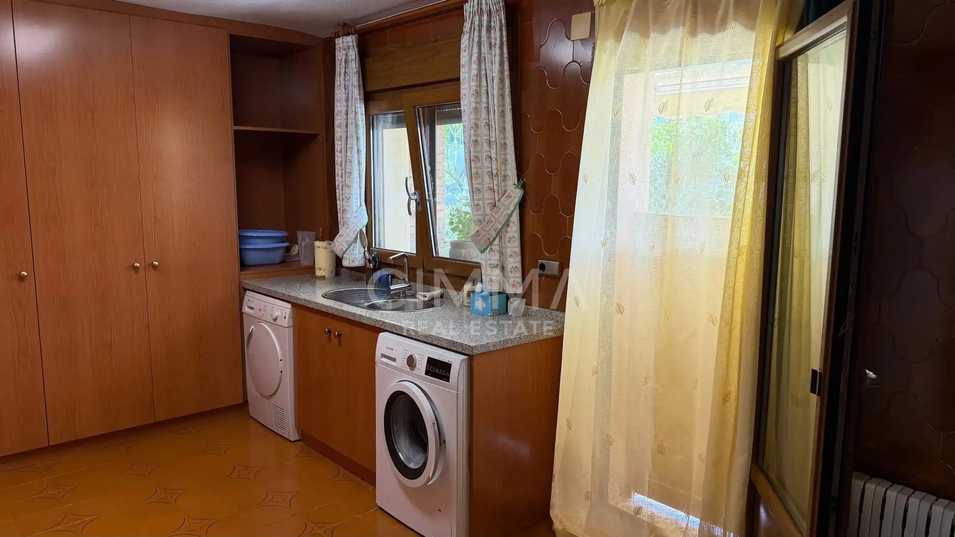 Cocina de Casa o chalet en venta en Benidorm con Aire acondicionado, Calefacción y Jardín privado