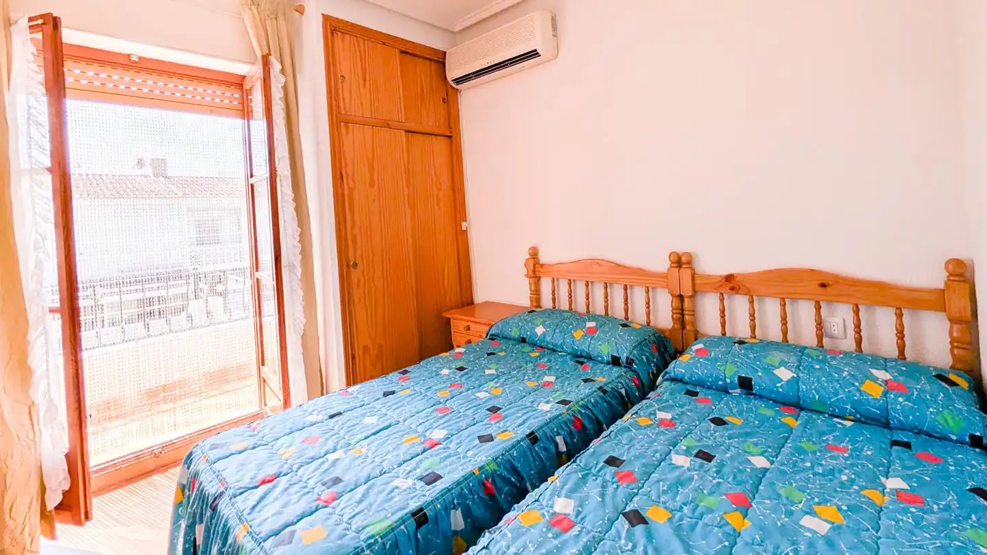Dormitori de Casa adosada en venda en Santa Pola amb Aire condicionat, Jardí privat i Terrassa