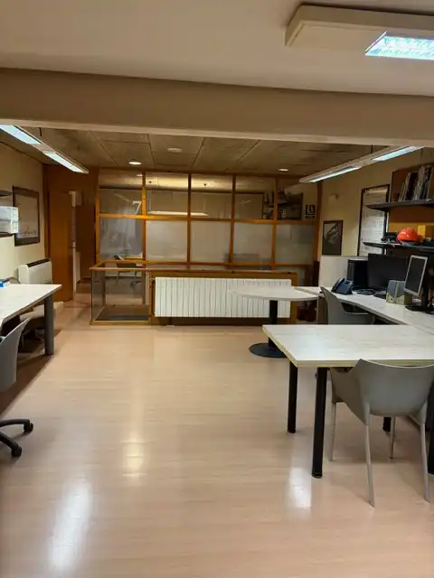 Local en venda en Girona amb Aire condicionat, Calefacció i Parquet