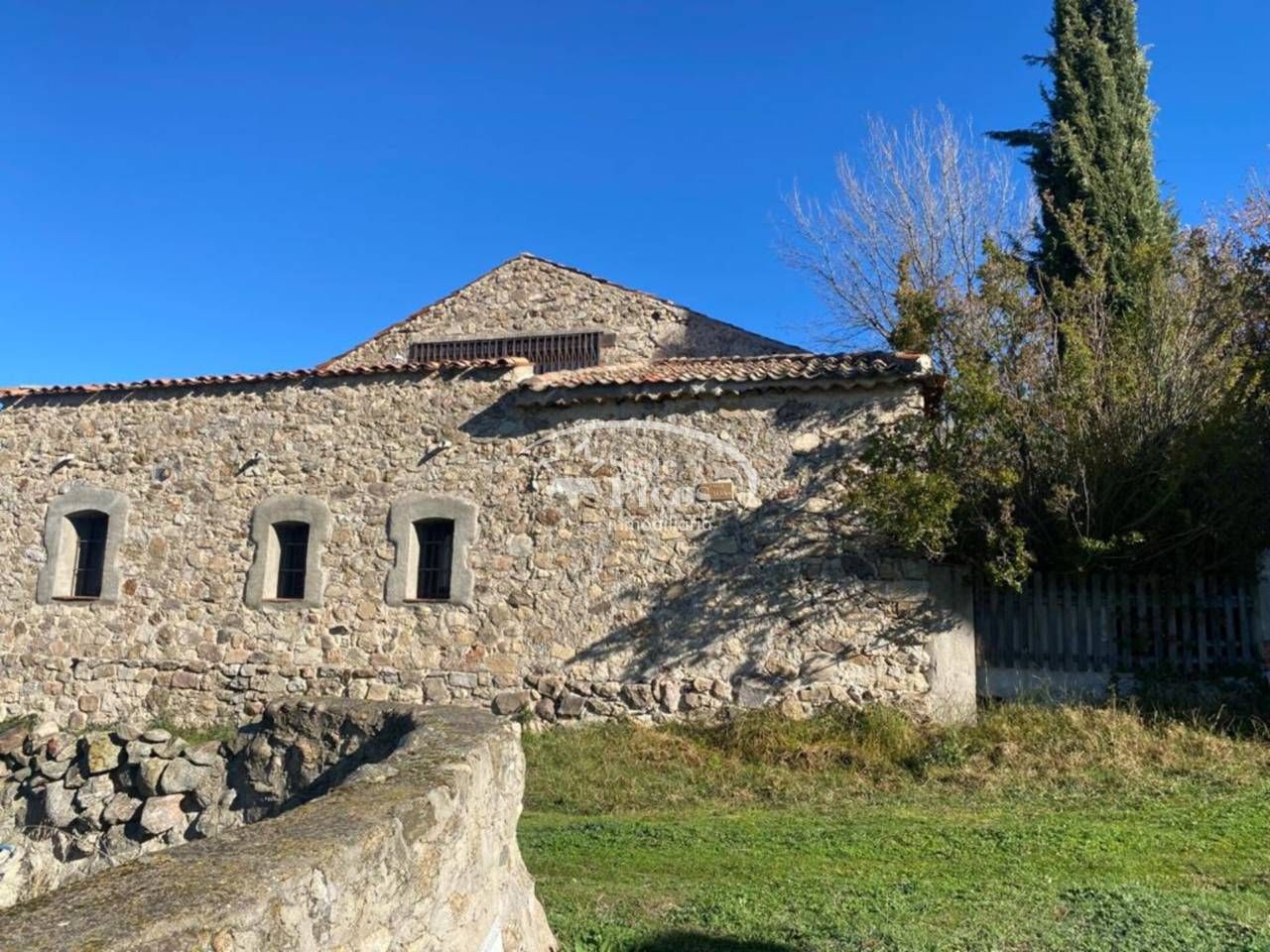 Vista exterior de Casa o xalet en venda en Santo Domingo de Pirón amb Jardí privat