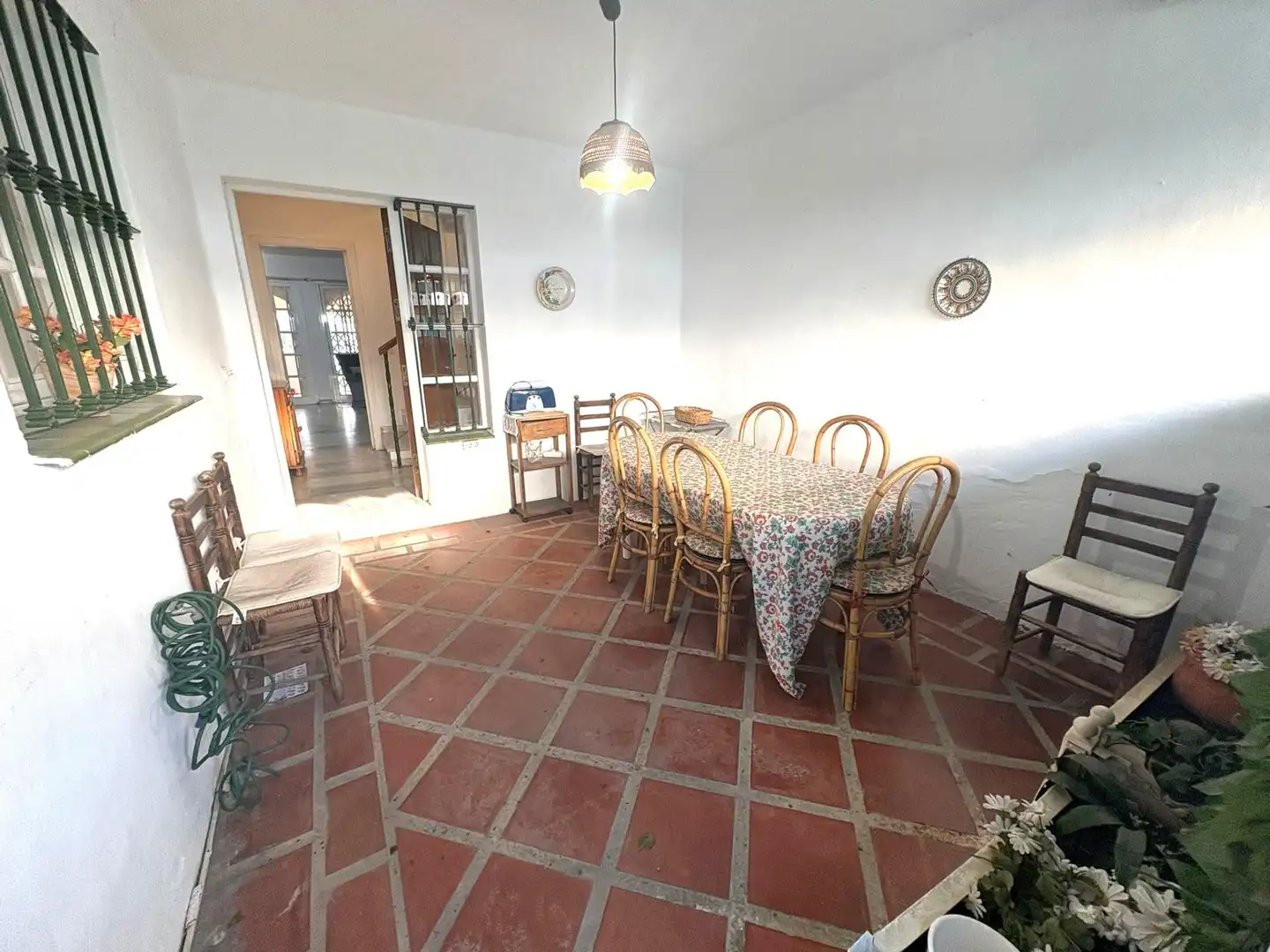 Menjador de Casa adosada en venda en Fuengirola amb Aire condicionat, Jardí privat i Terrassa