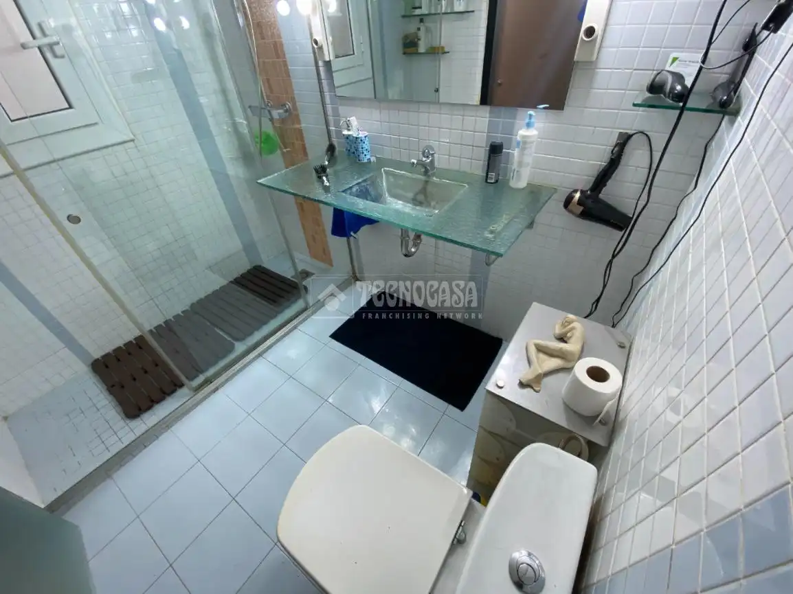 Badezimmer von Maisonette zum Verkauf in Barcelona mit Klimaanlage und Terrasse