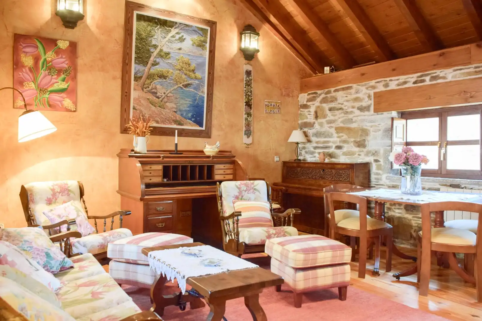 Sala d'estar de Finca rústica en venda en Riello amb Calefacció