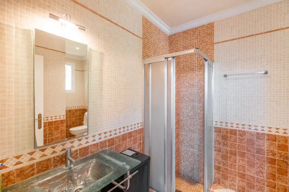 Baño de Finca rústica en venta en Estepona con Aire acondicionado, Terraza y Trastero