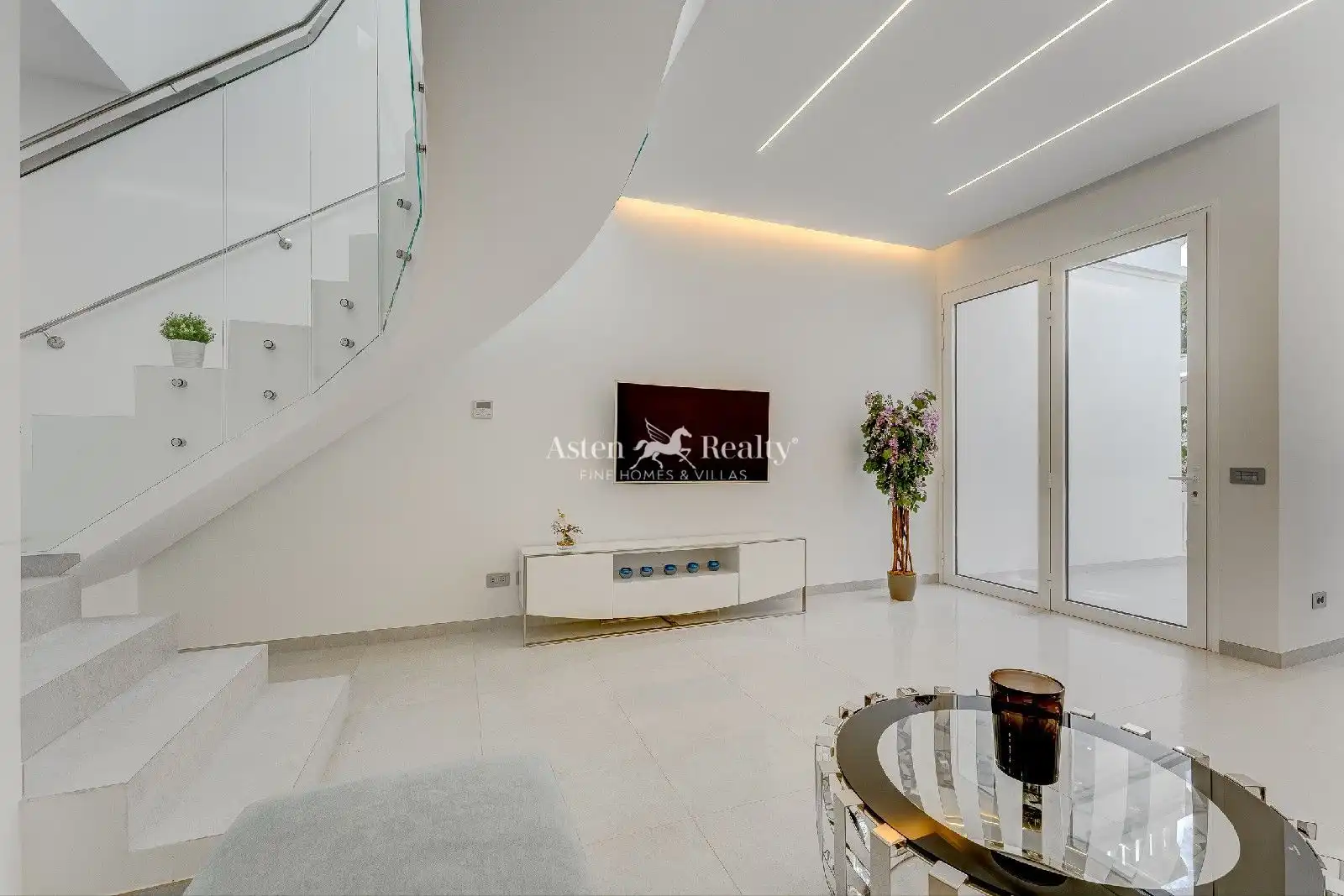 Detached homes for sale in Adeje  with Air Conditioner, Terrace and Swimming Pool