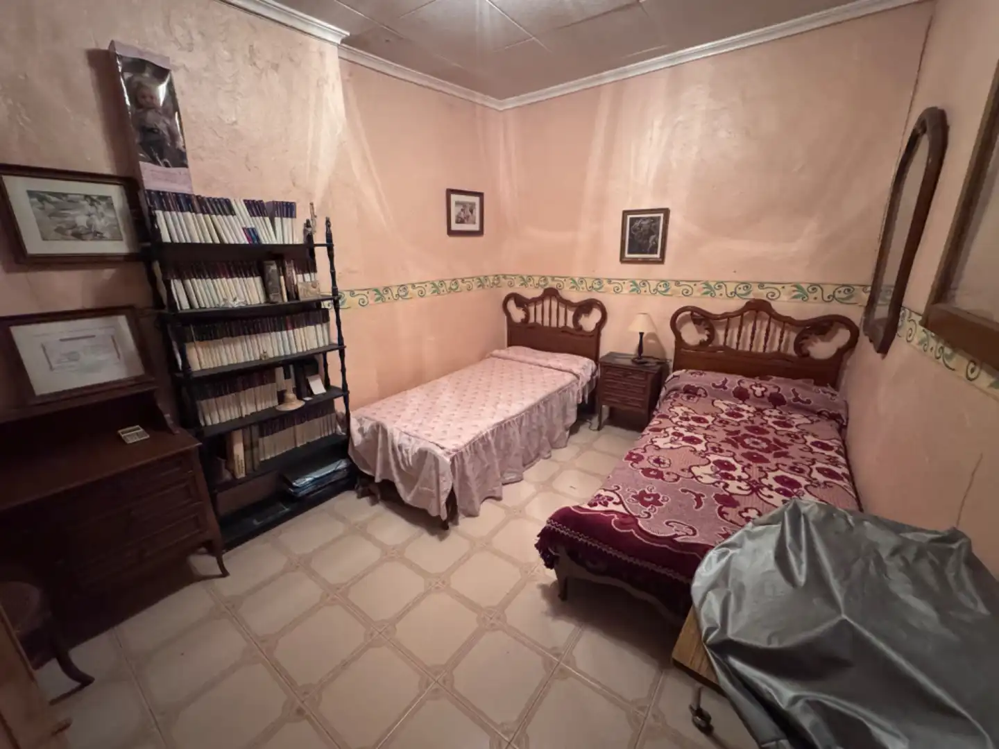 Habitación de Casa adosada en venta en Villena