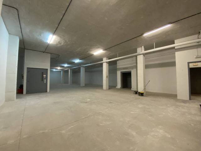 Nave industrial en Alquiler en Cobalt, 184 en Centre