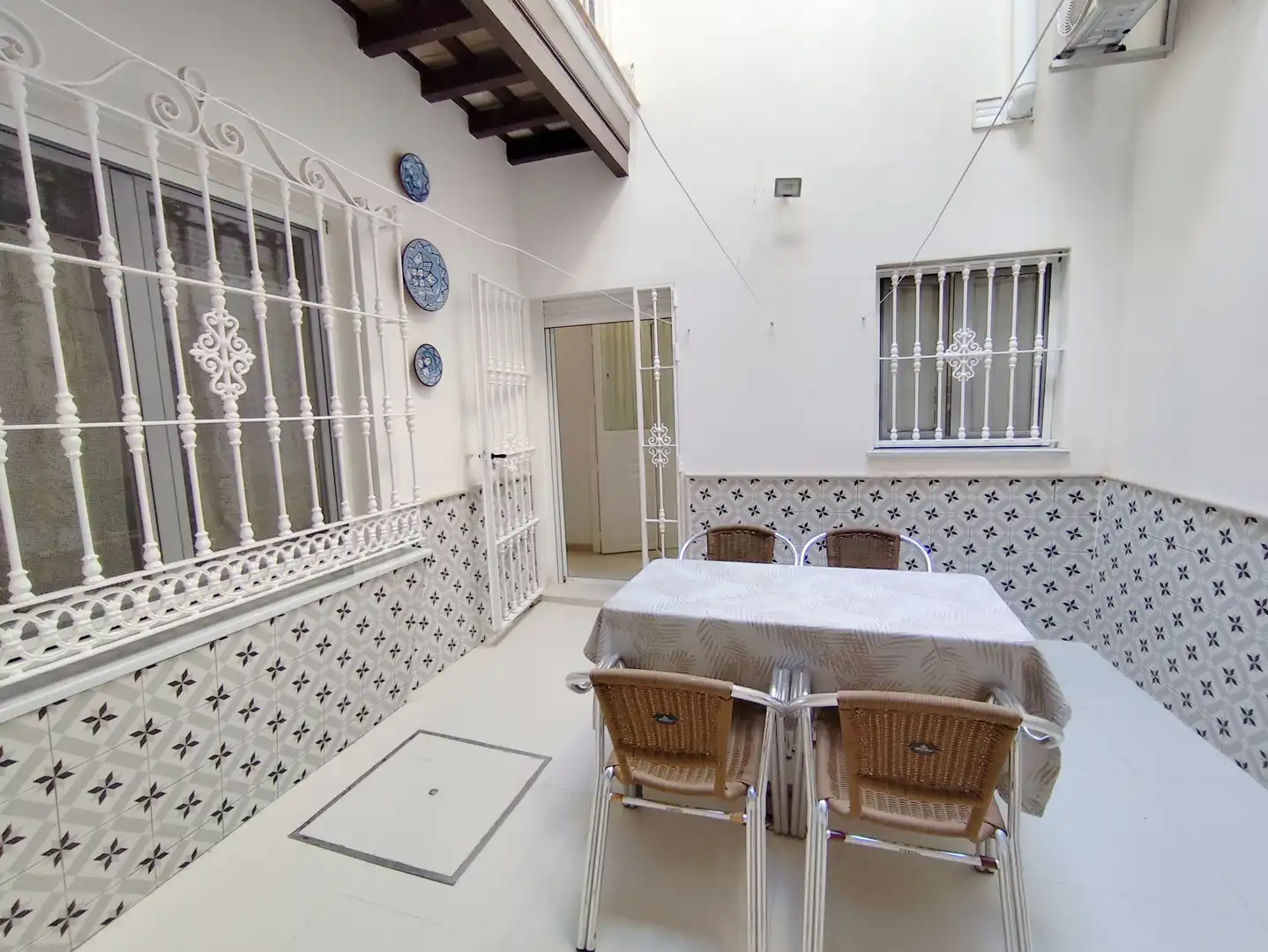 Ground floor for rent in Calle Santo Domingo, Centro - Calzada - Cabo Noval