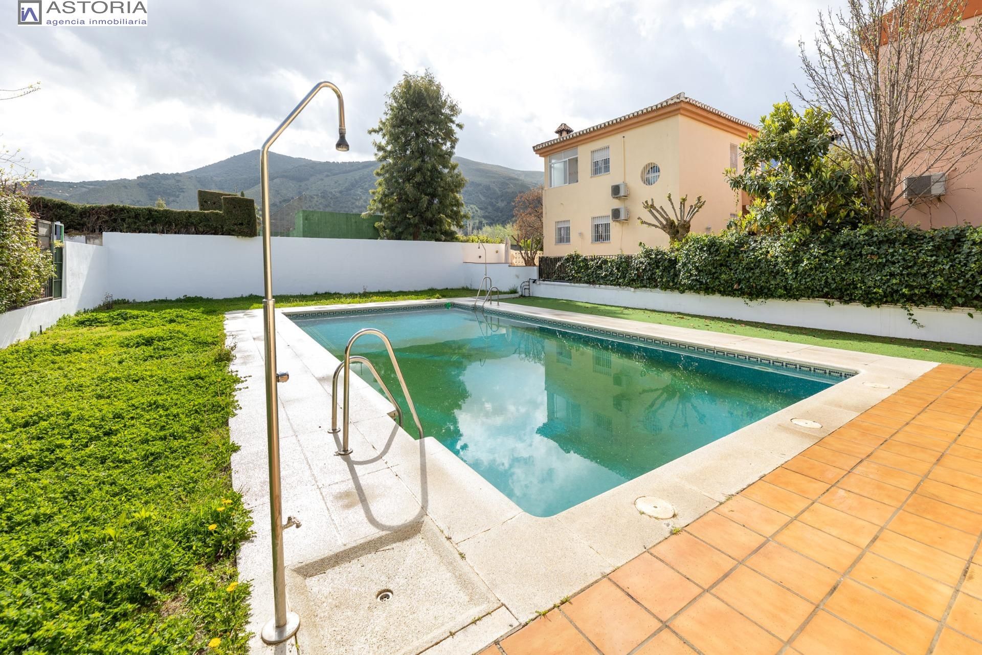 Piscina de Casa o chalet en venta en Cenes de la Vega con Aire acondicionado, Calefacción y Terraza