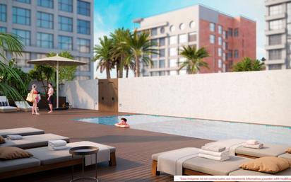 Swimming pool of Attic for sale in  Valencia Capital  with Air Conditioner, Terrace and Community pool