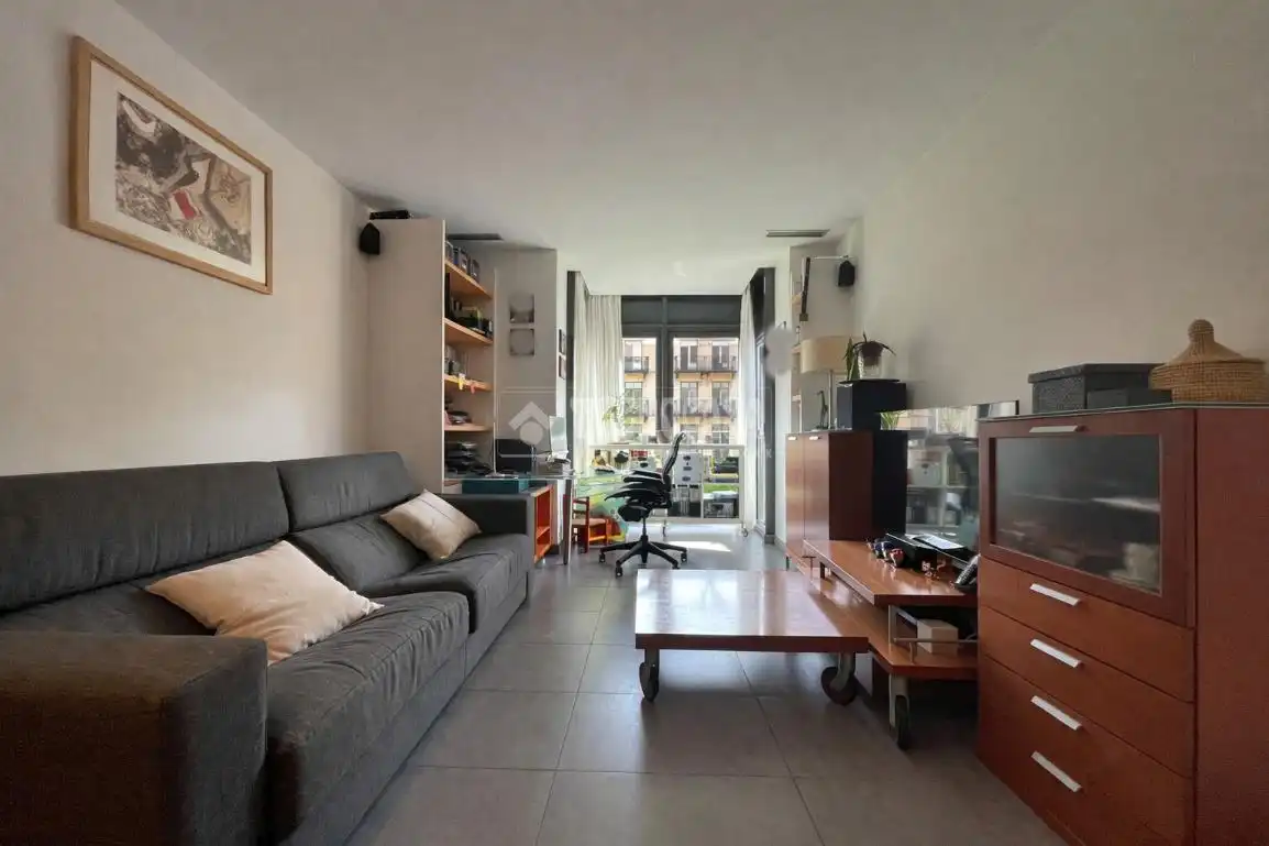 Sala d'estar de Pis en venda en Barcelona amb Aire condicionat