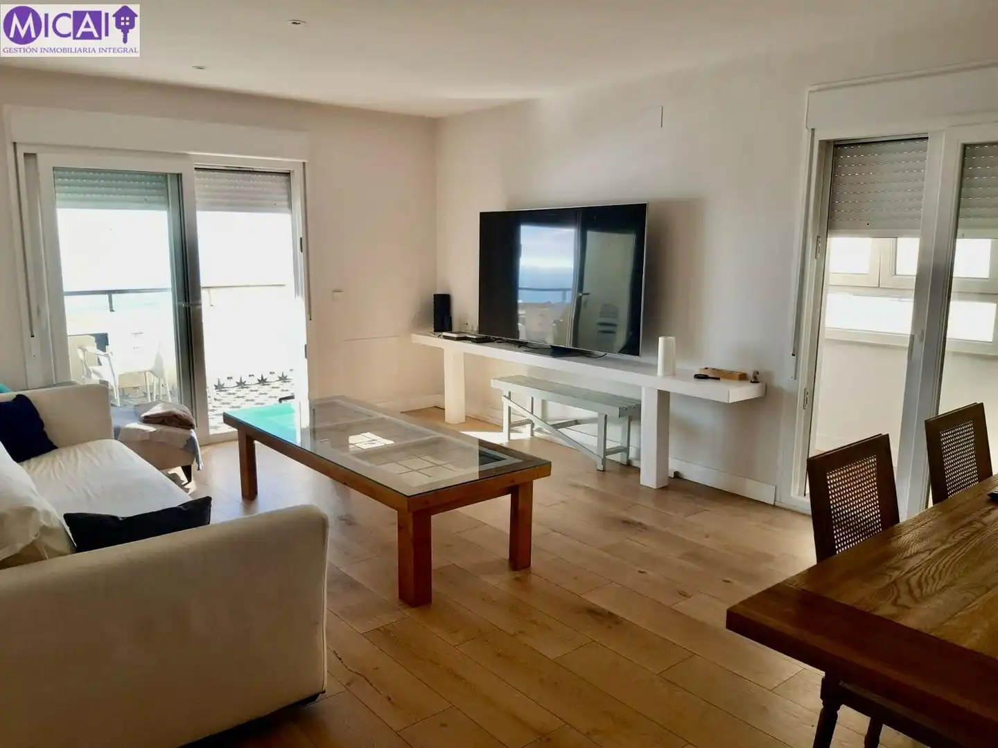 Sala de estar de Piso en venta en  Cádiz Capital con Parquet, Terraza y Trastero