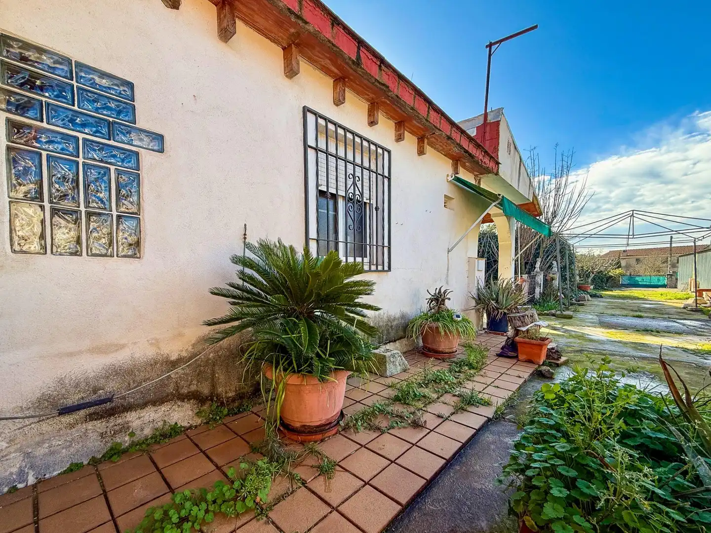 Außenansicht von Country house zum Verkauf in Sant Joan de Moró mit Privatgarten