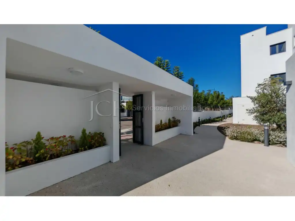 Vista exterior de Ático de alquiler en Estepona con Amueblado
