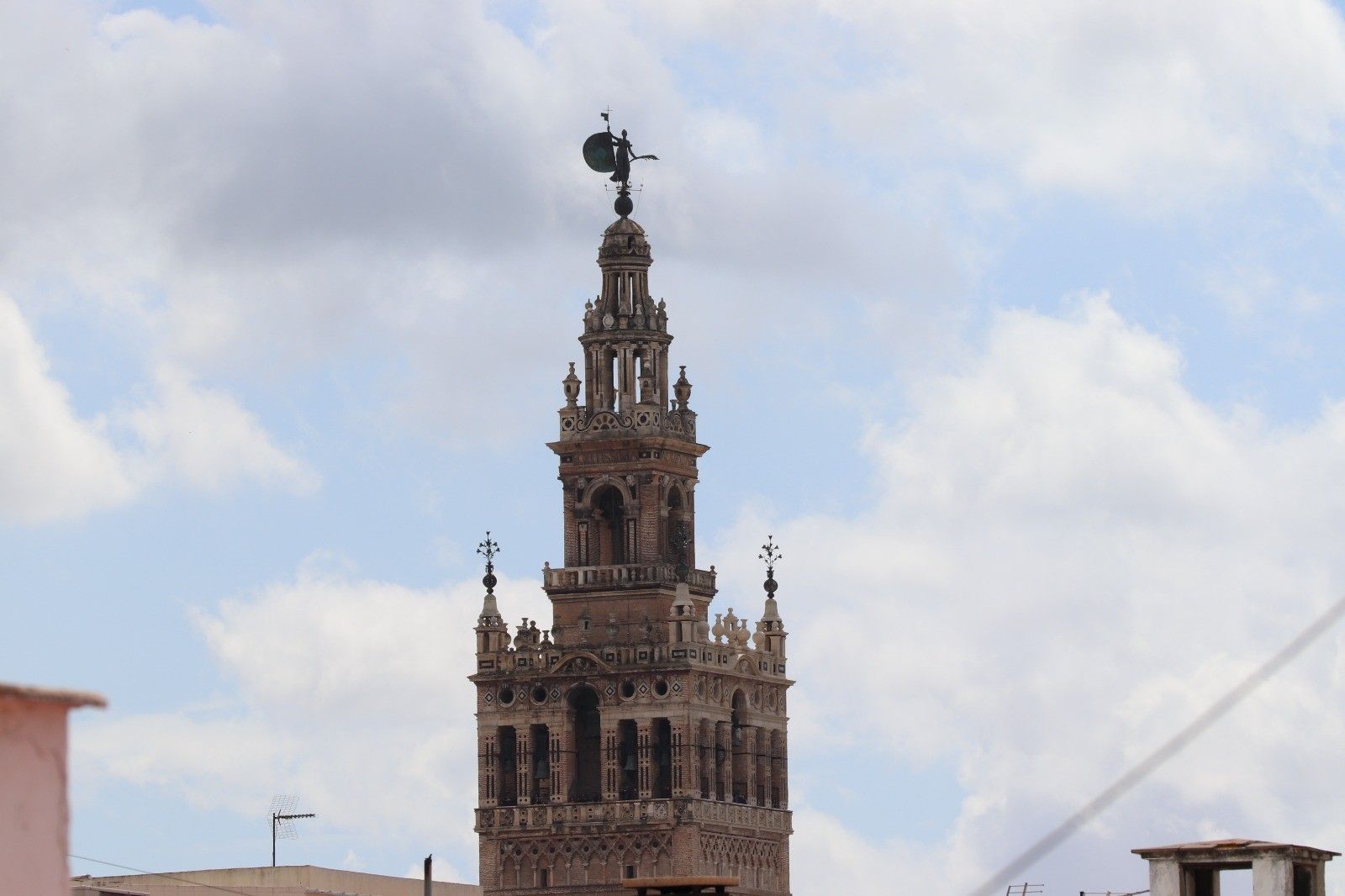 Vista exterior de Àtic en venda en  Sevilla Capital amb Moblat