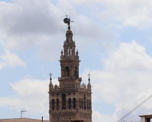 Vista exterior de Àtic en venda en  Sevilla Capital amb Moblat