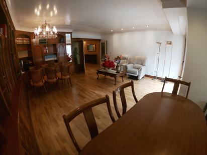 Sala d'estar de Pis de lloguer en Donostia - San Sebastián  amb Calefacció, Parquet i Traster