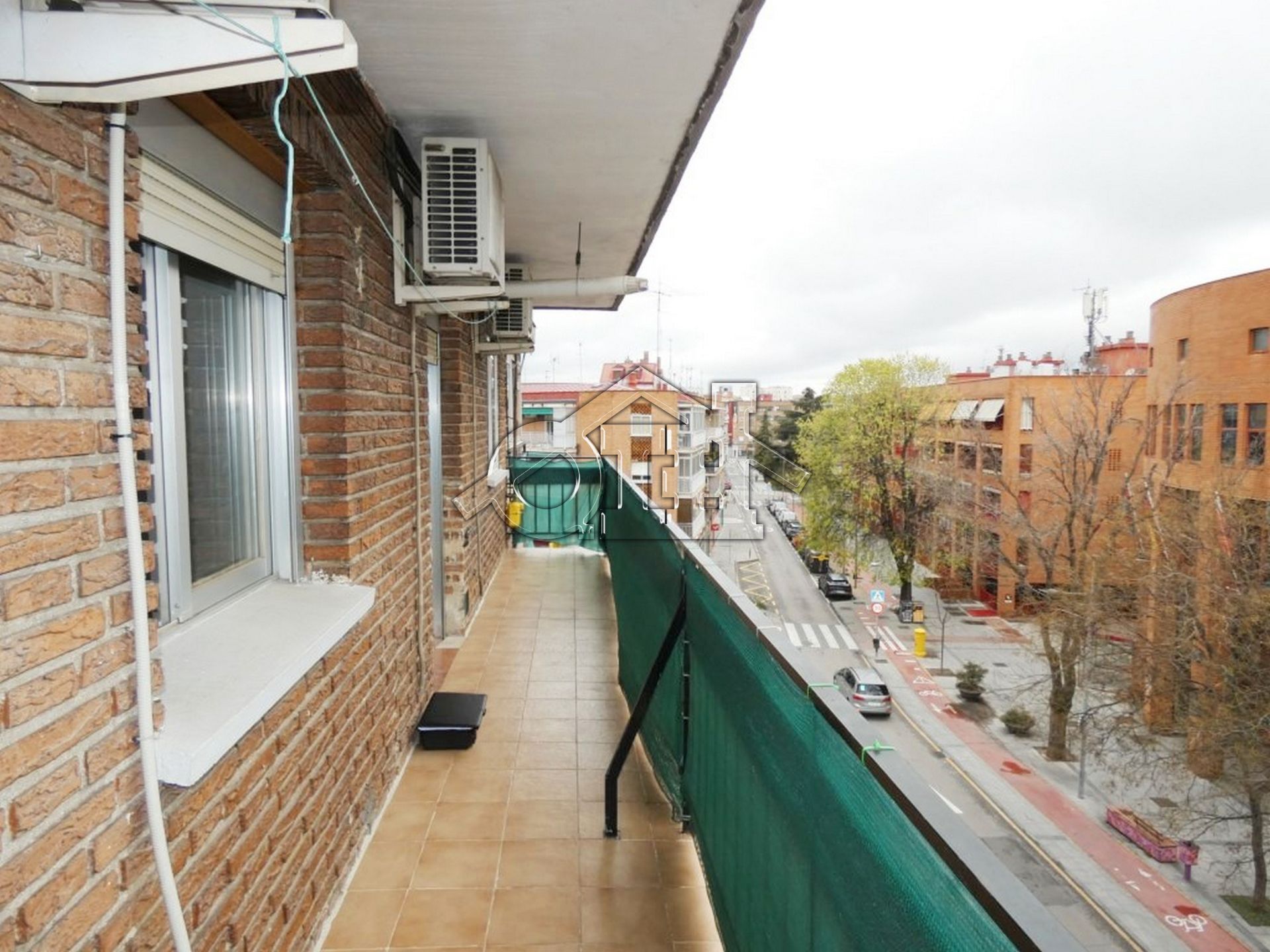Vista exterior de Pis en venda en Coslada amb Aire condicionat, Calefacció i Jardí privat