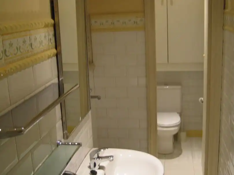 Baño de Oficina de alquiler en Valencia con Aire acondicionado, Calefacción y Balcón