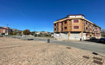 Vista exterior de Pis en venda en Ponferrada amb Balcó