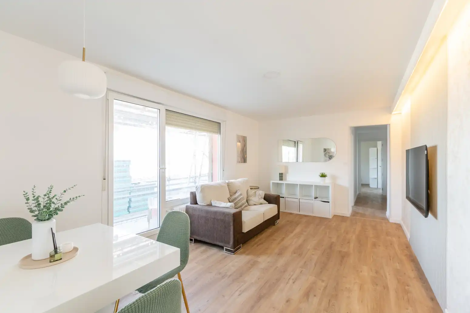 Wohnzimmer von Dachboden zur Miete in  Pamplona / Iruña mit Möbliert