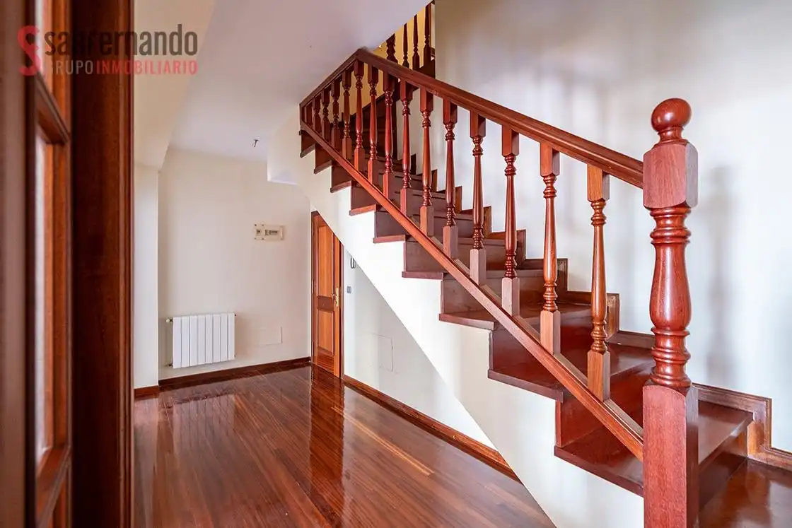 Piso en venta en Torrelavega  con Terraza y Balcón