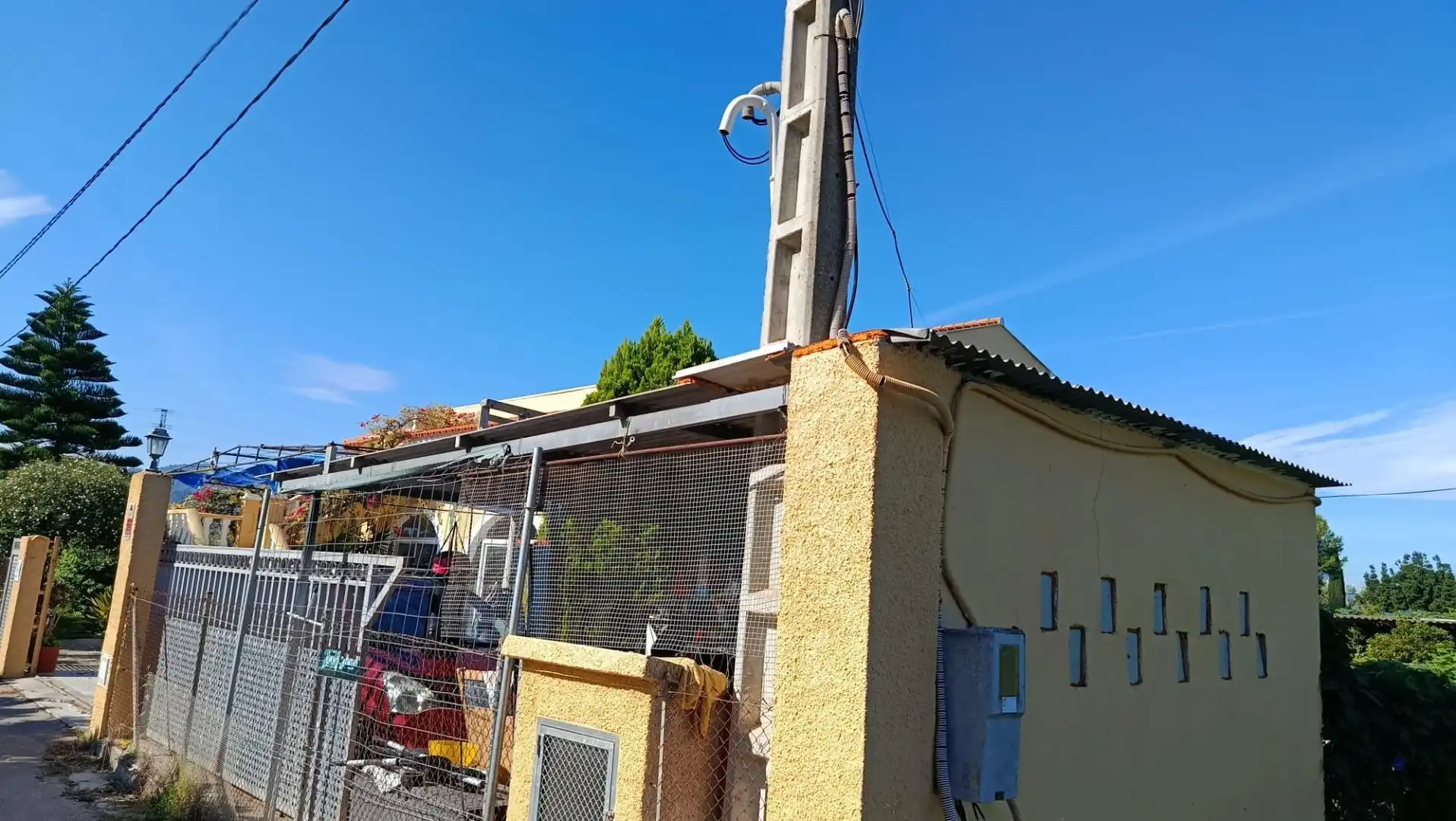 Vista exterior de Finca rústica en venda en Oliva amb Aire condicionat, Calefacció i Balcó
