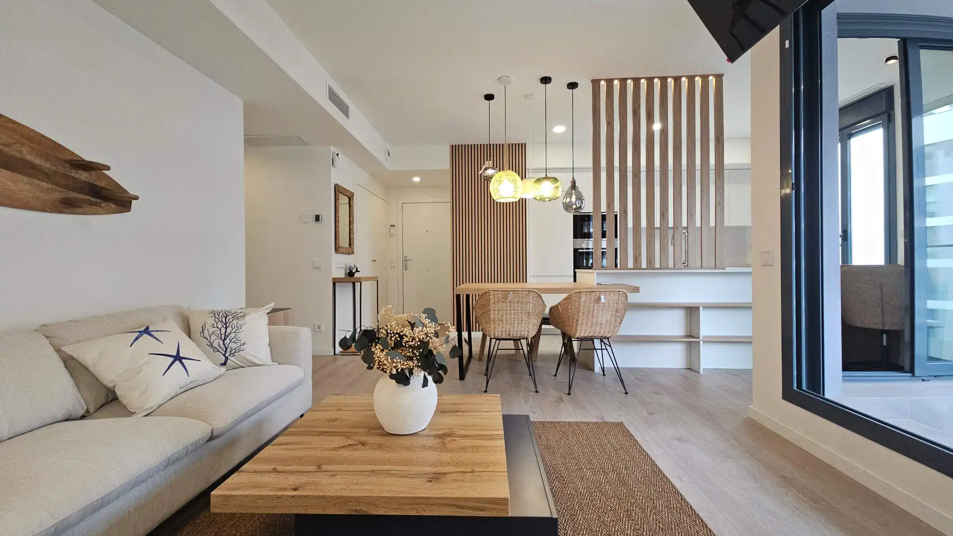 Living room of Flat for rent in Badalona  with Air Conditioner, Furnished and Alarm