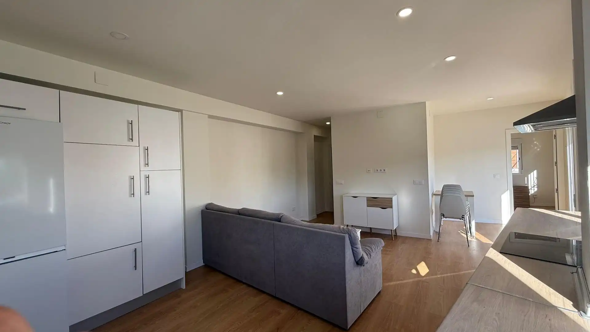 Living room of Flat for sale in Sevilla  with Air Conditioner, Terrace and Furnished