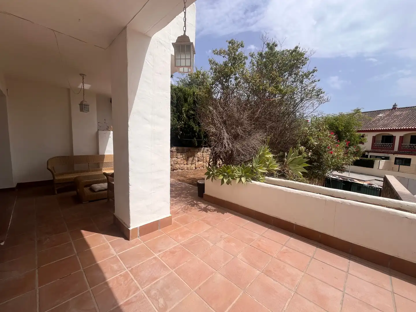 Terrassa de Casa adosada en venda en Marbella amb Jardí privat, Terrassa i Moblat