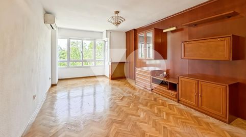 Foto 2 de Piso en venta en De Guadalajara, Rosas - Musas, Madrid Capital