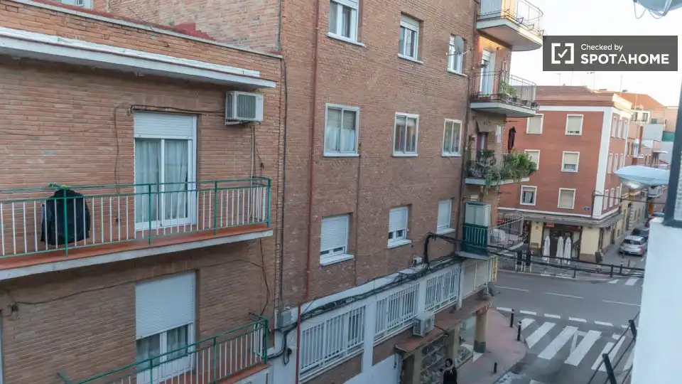 Vista exterior de Pis de lloguer en Madrid amb Aire condicionat, Calefacció i Moblat